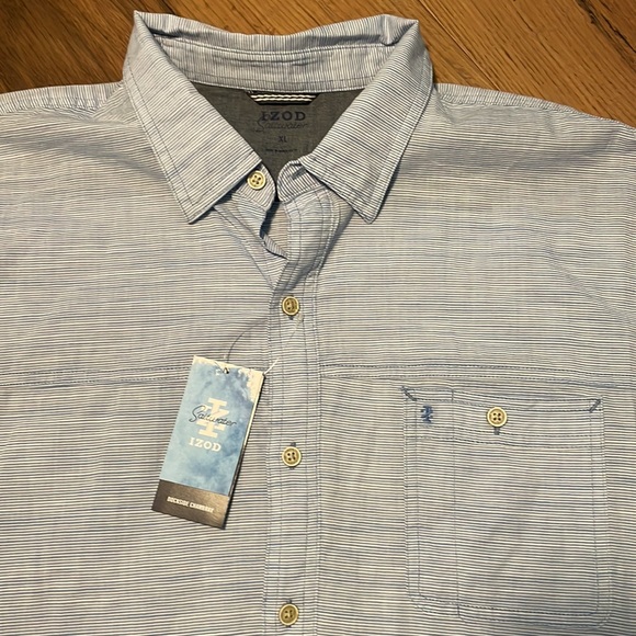 Men's IZOD Saltwater Dockside Button Front Shirt - Picture 4 of 5